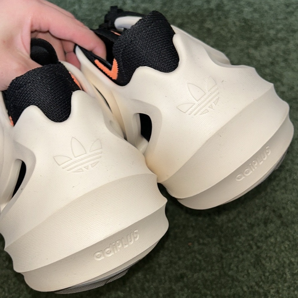 Adidas Originals AdiFOM Q Sneaker - Picture 3 of 9